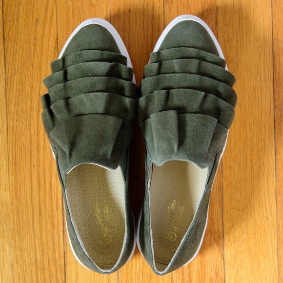 Anthropologie Shoes - NIB Seychelles Ruffled Slip-on Sneaker